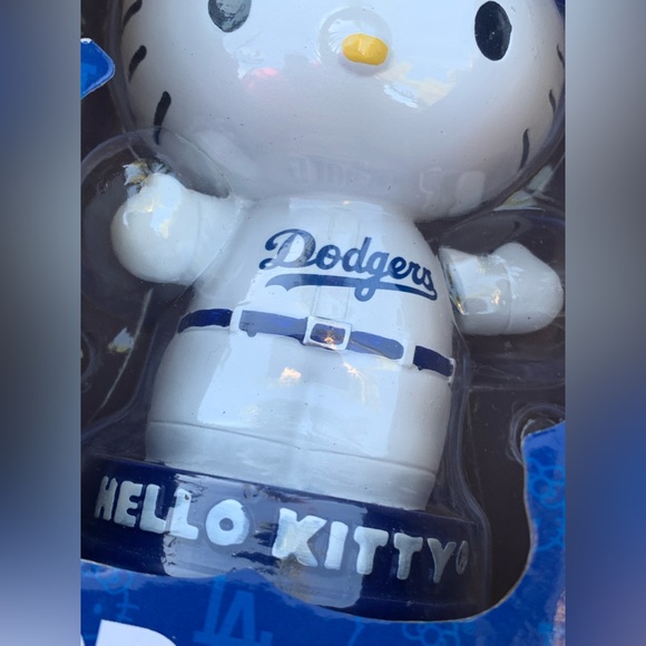 2023 LA Dodgers Collectible Blue and White Hello Kitty Bobblehead Figure - Picture 14 of 14